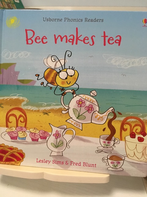 Bee makes  tea