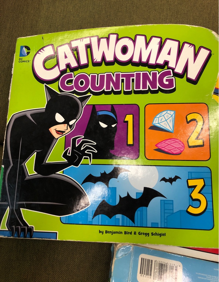 cat woman counting