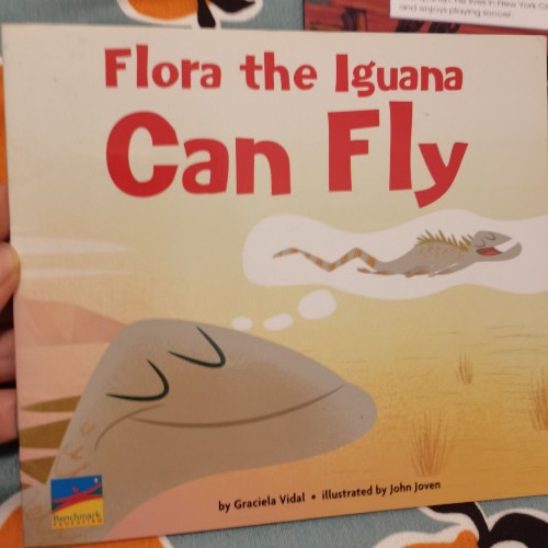 Flora the lguana can fly