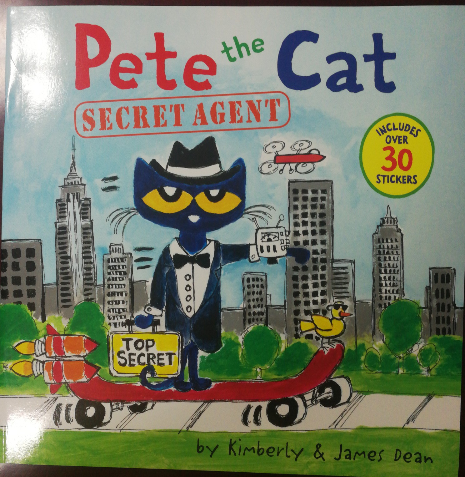 Pete the Cat secret agent